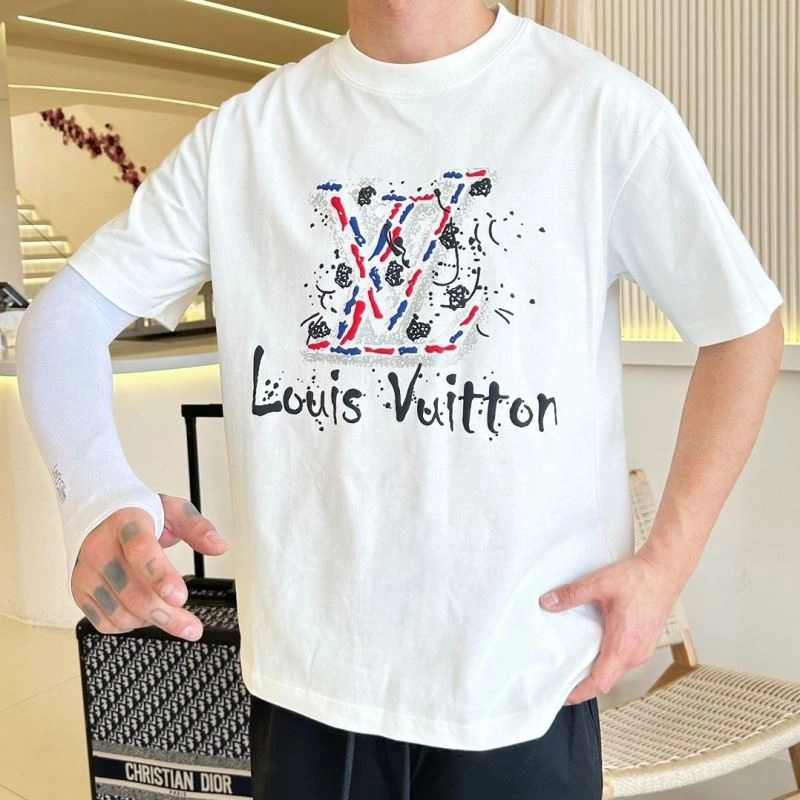Contemporary Louis Vuitton T-Shirts 132261
