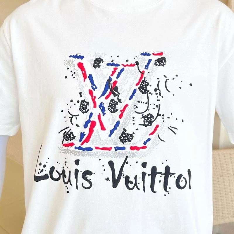 Contemporary Louis Vuitton T-Shirts 132261