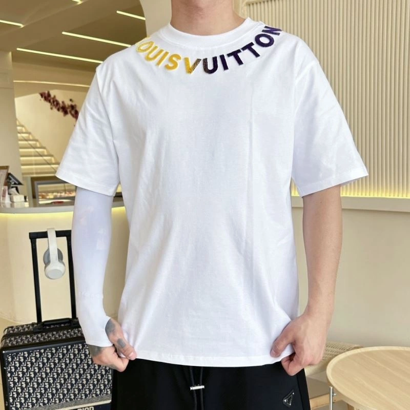 Louis Vuitton T-Shirts Snug 132267