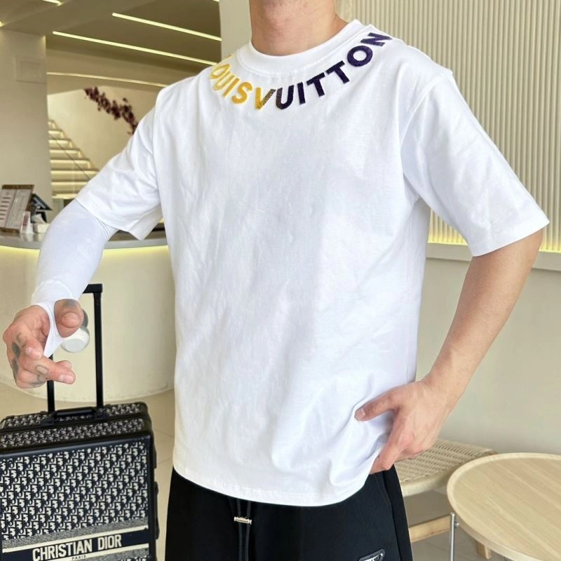 Louis Vuitton T-Shirts Snug 132267