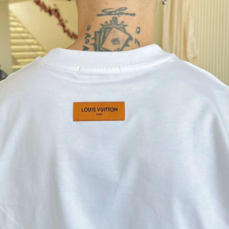 Louis Vuitton T-Shirts Snug 132267