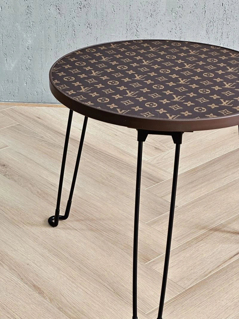 Louis Vuitton Tables Bold 274702