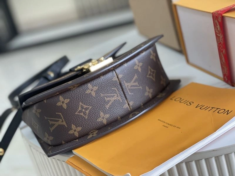 EyeCatching Louis Vuitton Top Handle Bags 93909