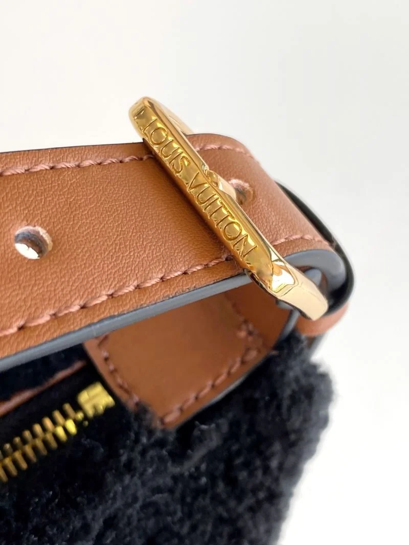 Functional Louis Vuitton Top Handle Bags 43284