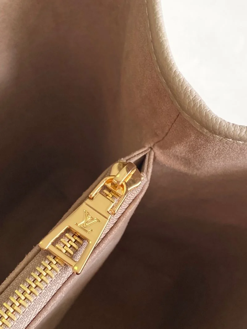 FashionForward Louis Vuitton Top Handle Bags 42285