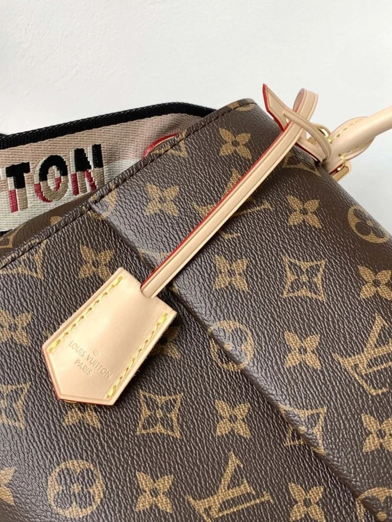 StreetReady Louis Vuitton Top Handle Bags 42284