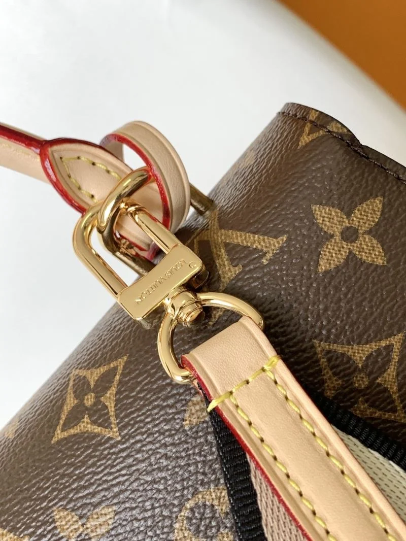 StreetReady Louis Vuitton Top Handle Bags 42284