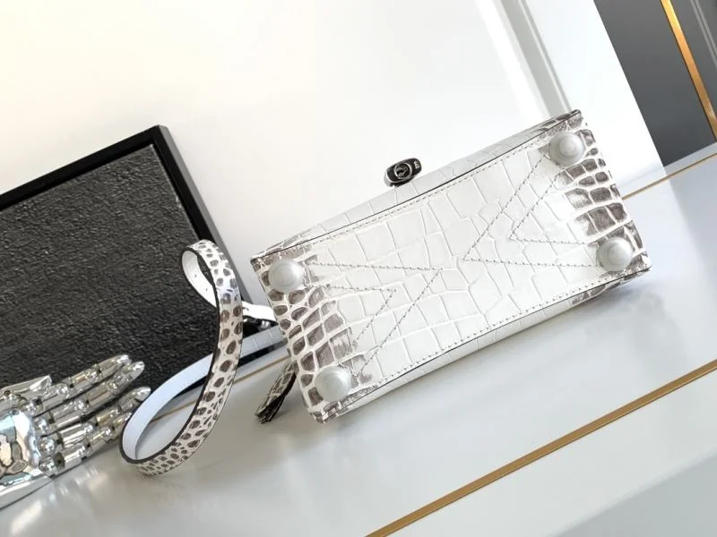 ModernLook Louis Vuitton Top Handle Bags 41022
