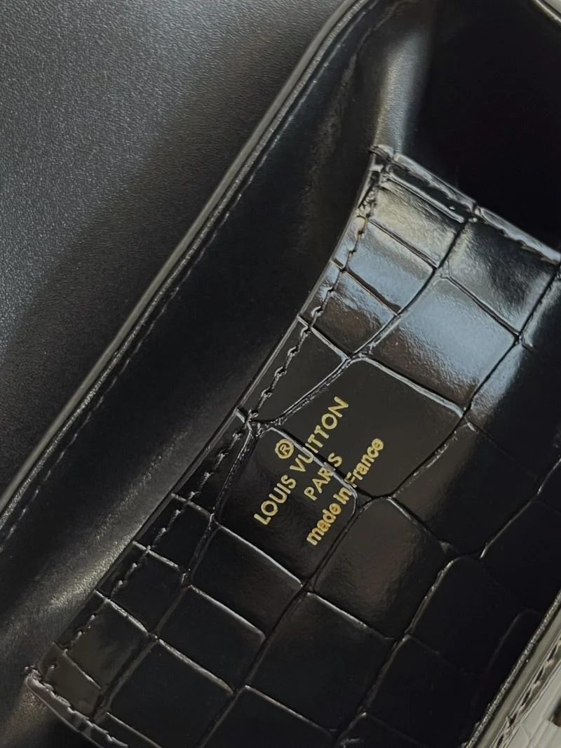 Elegant Louis Vuitton Top Handle Bags 41018