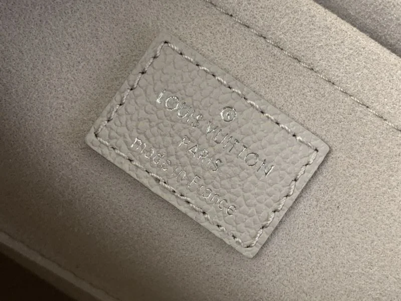 HighQuality Louis Vuitton Top Handle Bags 40352