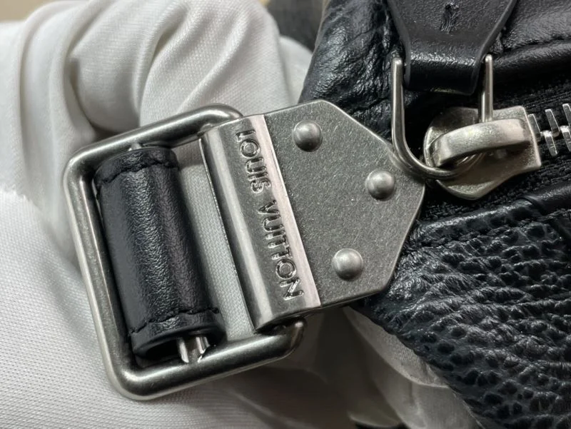 RelaxedFit Louis Vuitton Top Handle Bags 40336