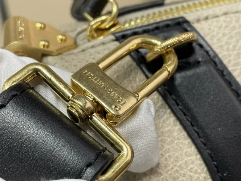 Flexible Louis Vuitton Top Handle Bags 40334