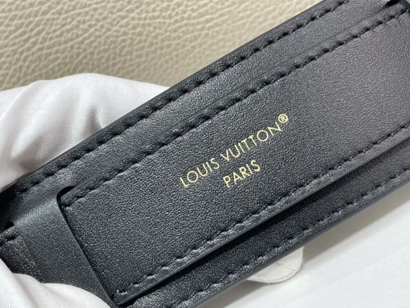 Flexible Louis Vuitton Top Handle Bags 40334