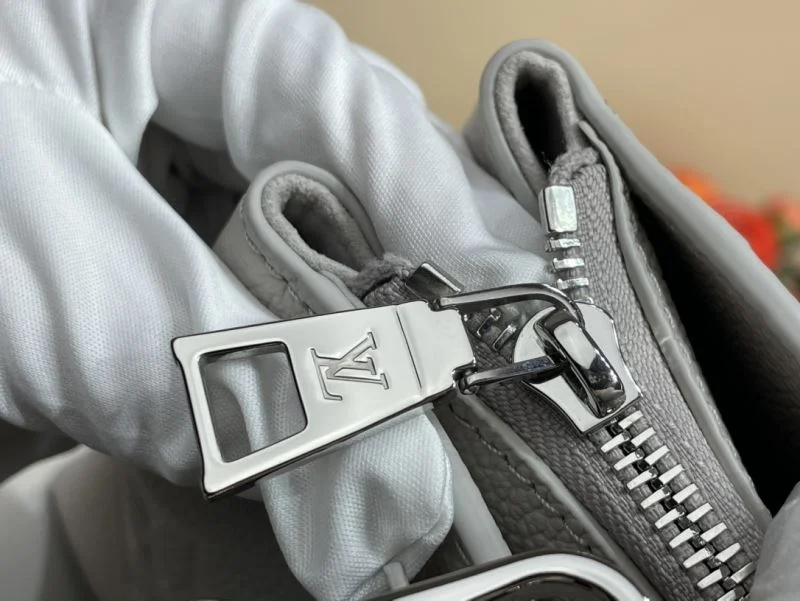 Louis Vuitton Top Handle Bags Bold 40297