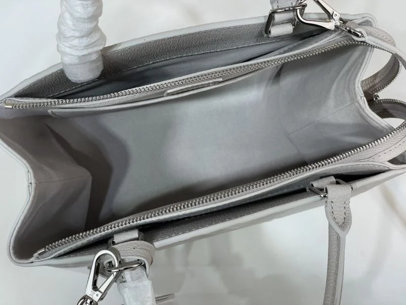 Louis Vuitton Top Handle Bags Bold 40297