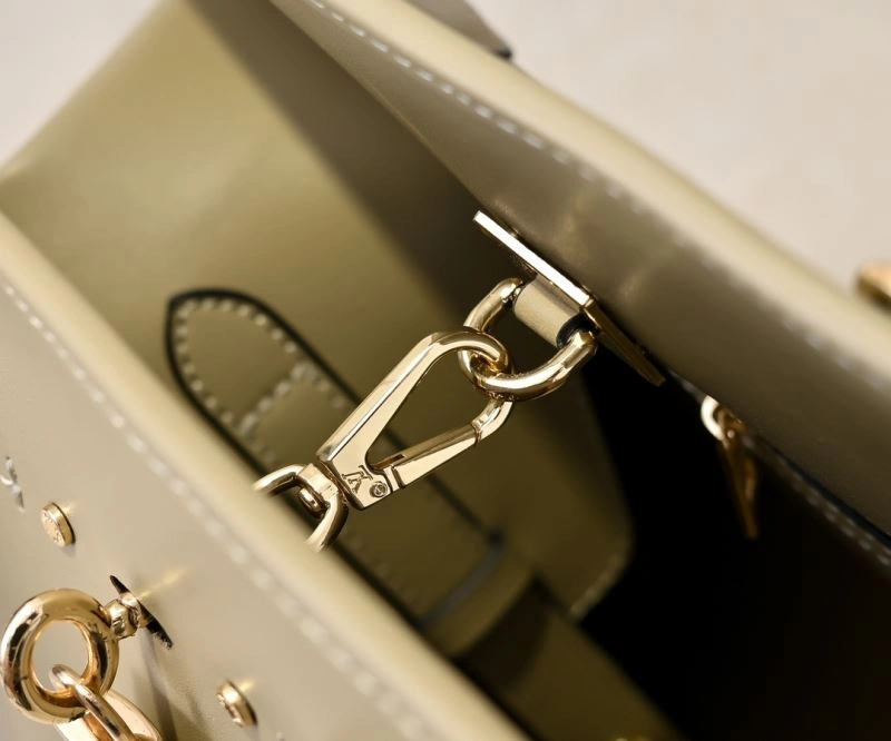 Casual Louis Vuitton Top Handle Bags 79294