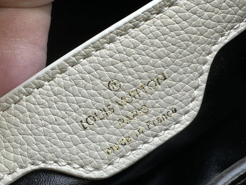 Casual Louis Vuitton Top Handle Bags 79222