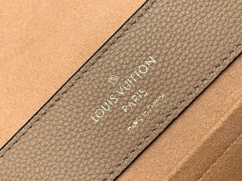 Reliable Louis Vuitton Top Handle Bags 39374