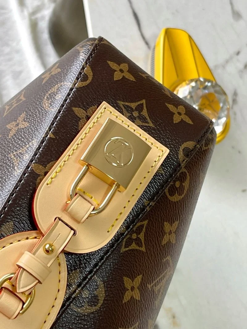 EyeCatching Louis Vuitton Top Handle Bags 39356