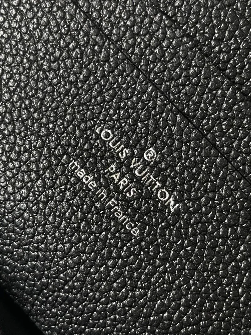 OdorResistant Louis Vuitton Top Handle Bags 39355