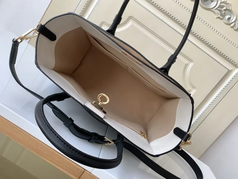 Attractive Louis Vuitton Top Handle Bags 39143