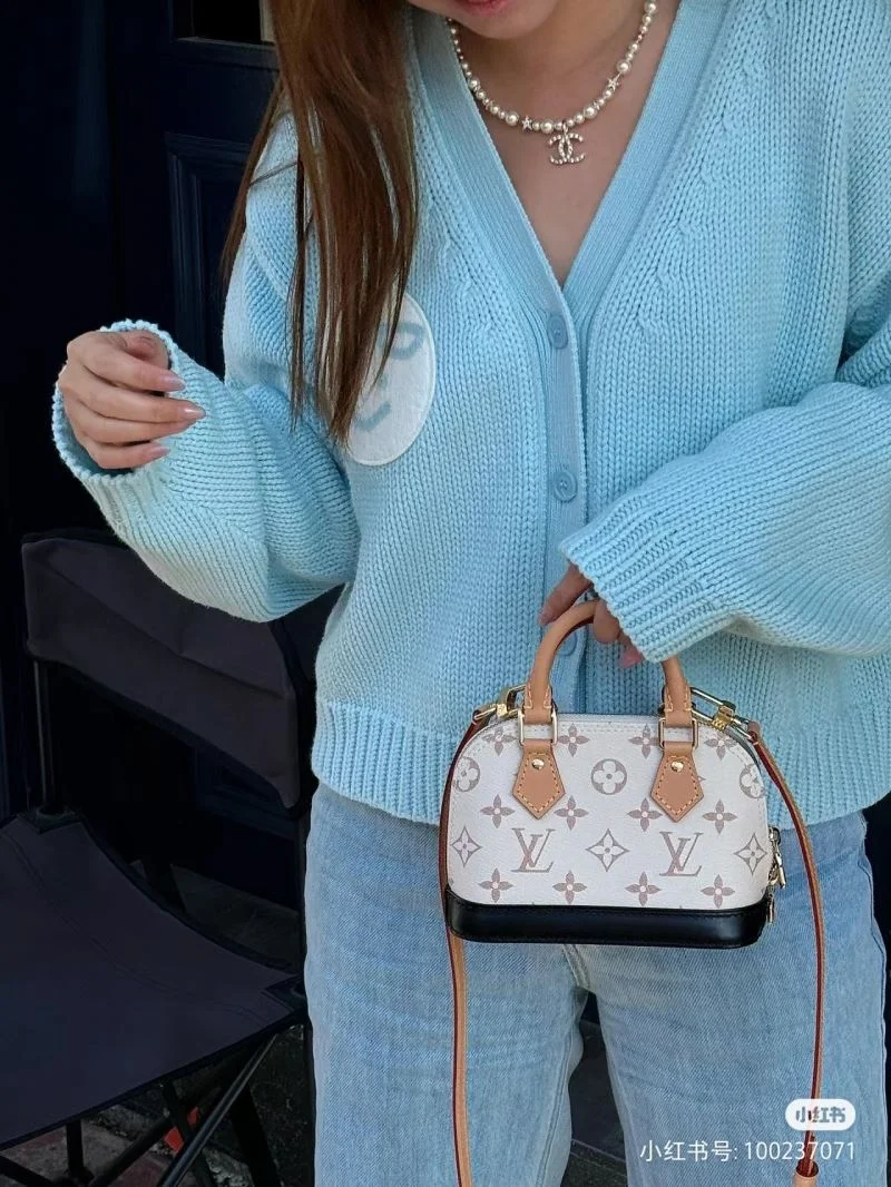 MoistureWicking Louis Vuitton Top Handle Bags 38780