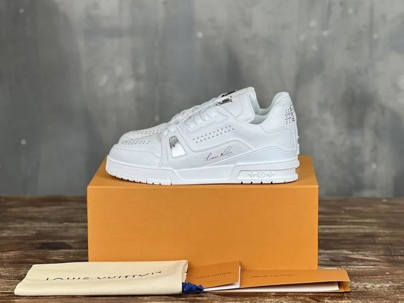 Louis Vuitton Trainer Sneaker Modern 30428