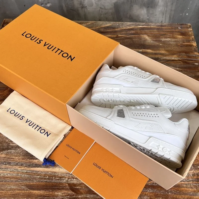 Louis Vuitton Trainer Sneaker Modern 30428