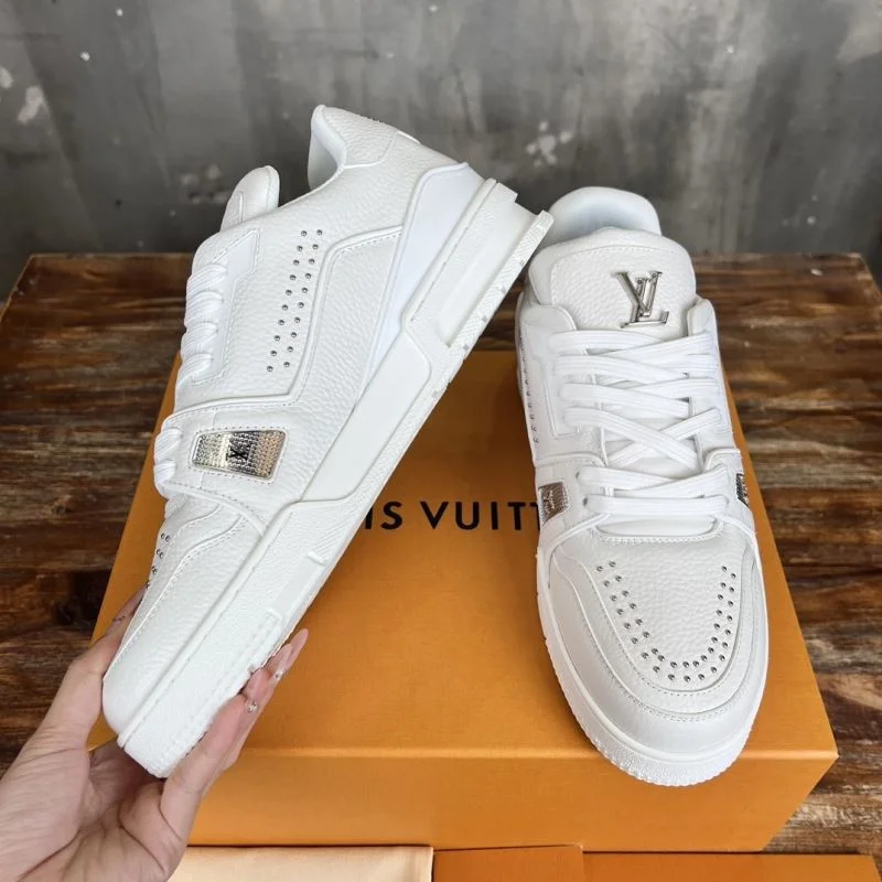 Louis Vuitton Trainer Sneaker Modern 30428