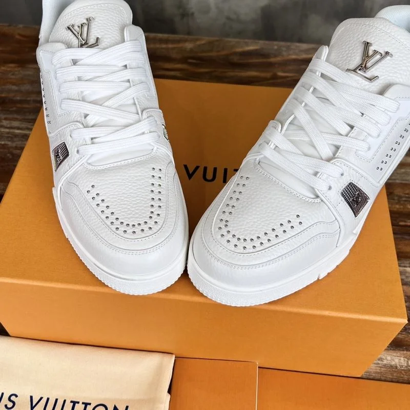 Louis Vuitton Trainer Sneaker Modern 30428
