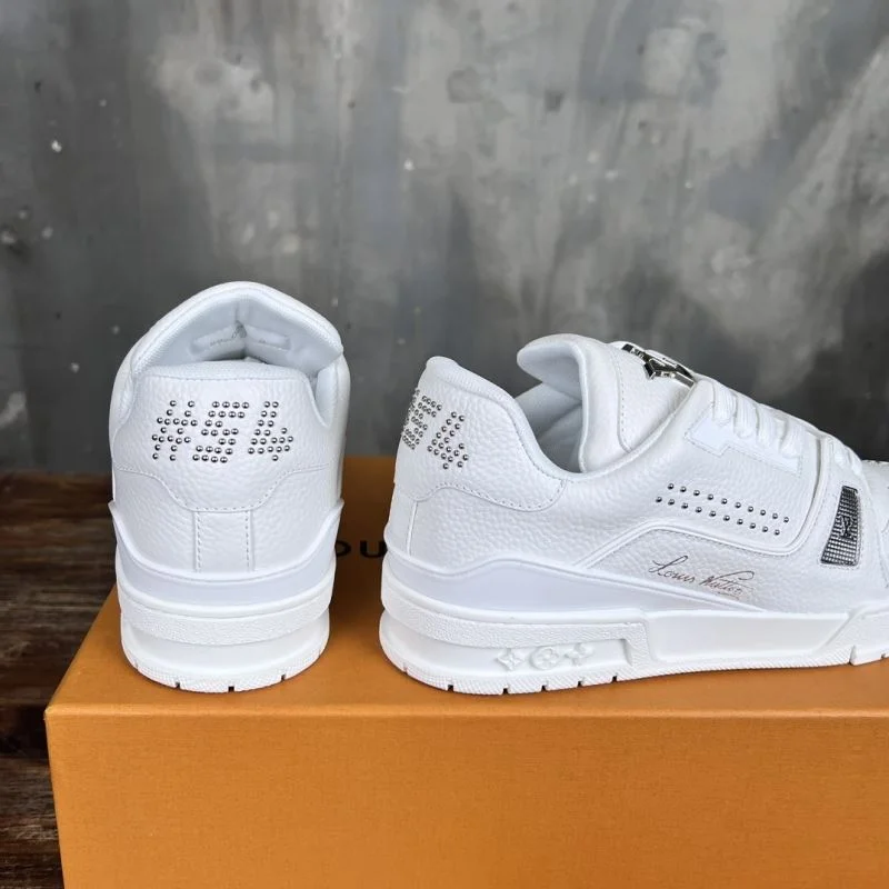 Louis Vuitton Trainer Sneaker Modern 30428