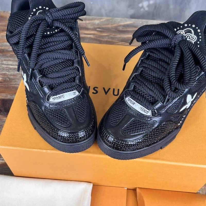 Louis Vuitton Trainer Sneaker WellDesigned 30412