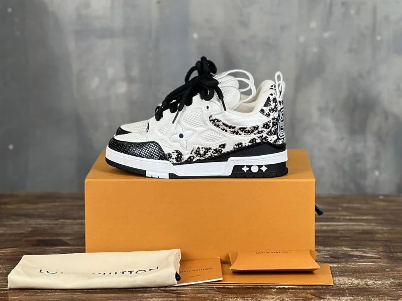 Louis Vuitton Trainer Sneaker Attractive 30425