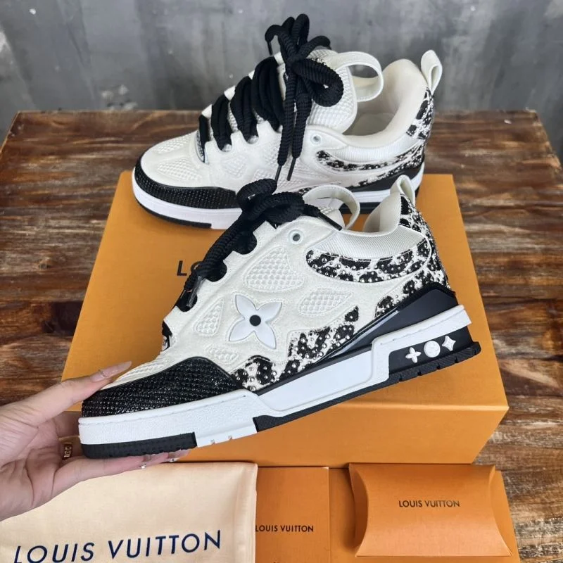 Louis Vuitton Trainer Sneaker Attractive 30425
