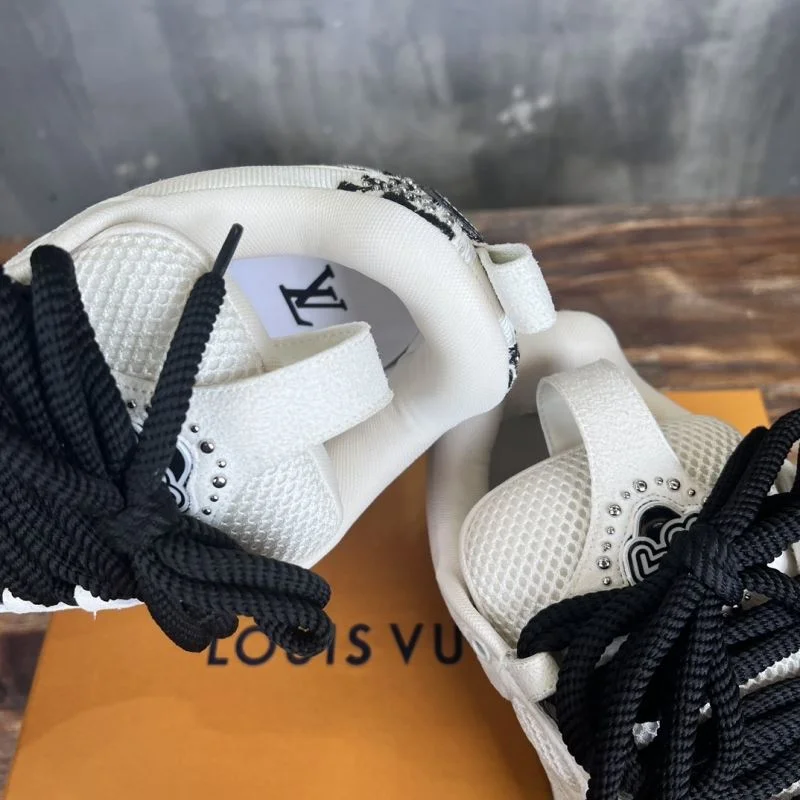 Louis Vuitton Trainer Sneaker Attractive 30425