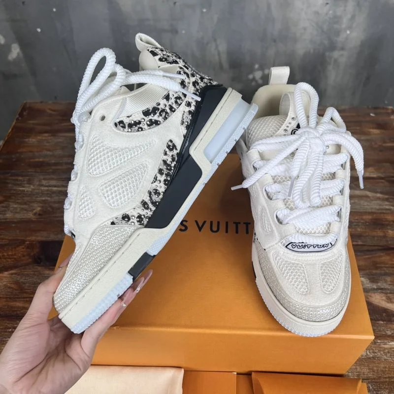 Minimalist Louis Vuitton Trainer Sneaker 30426