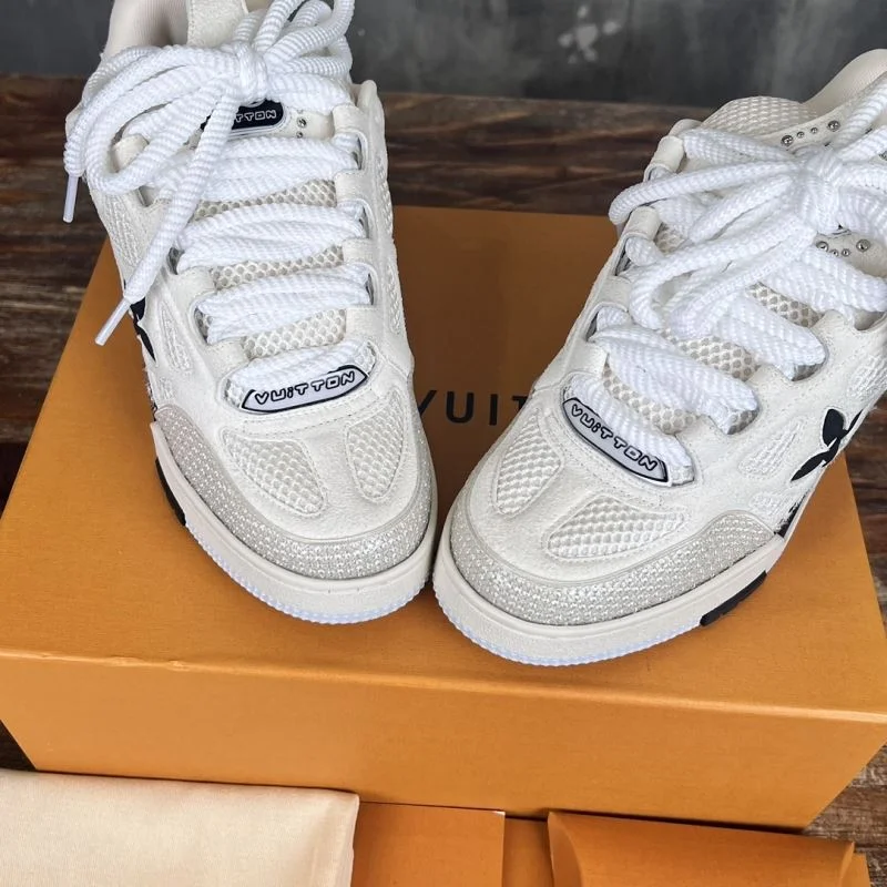 Minimalist Louis Vuitton Trainer Sneaker 30426