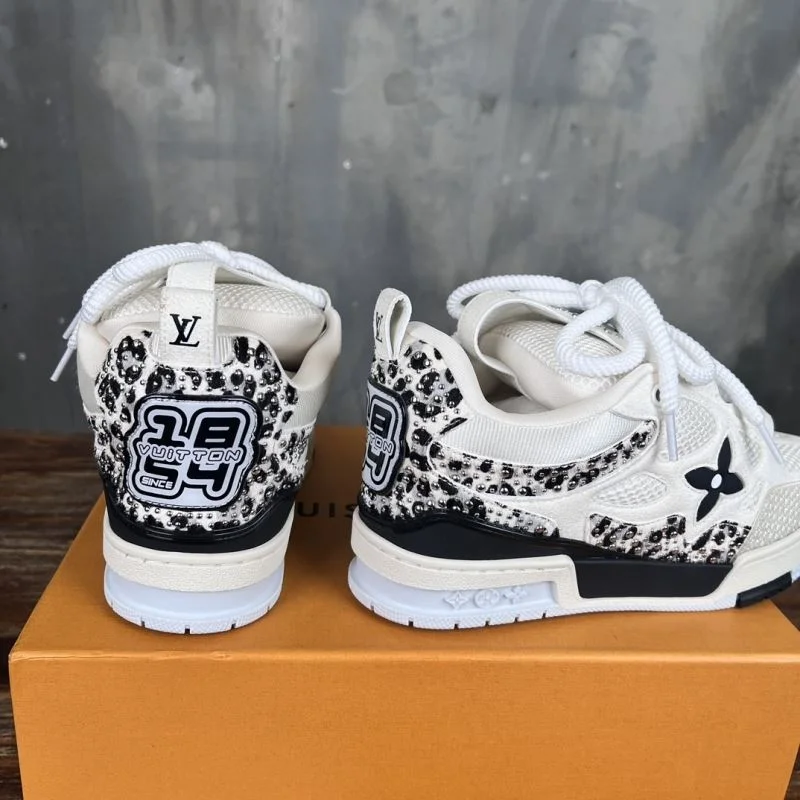 Minimalist Louis Vuitton Trainer Sneaker 30426