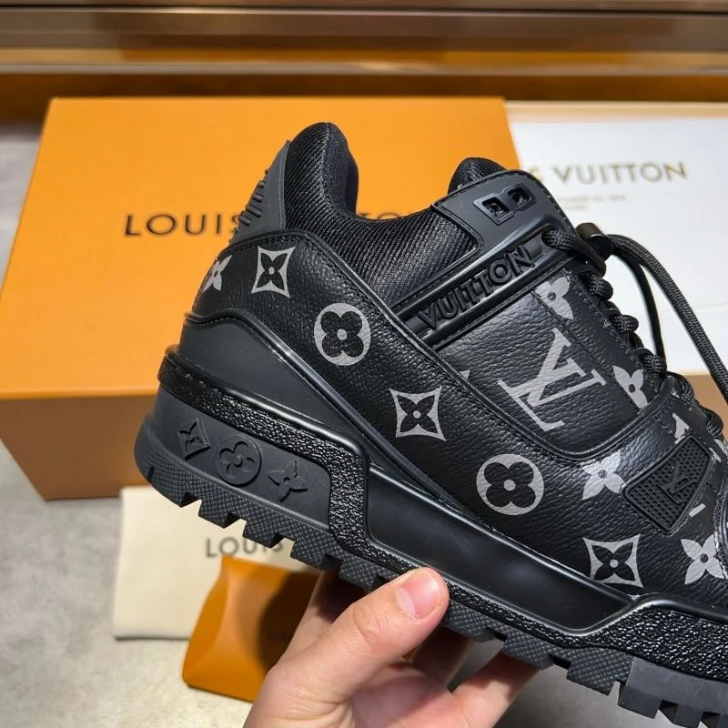 Louis Vuitton Trainer Sneaker UrbanStyle 30414