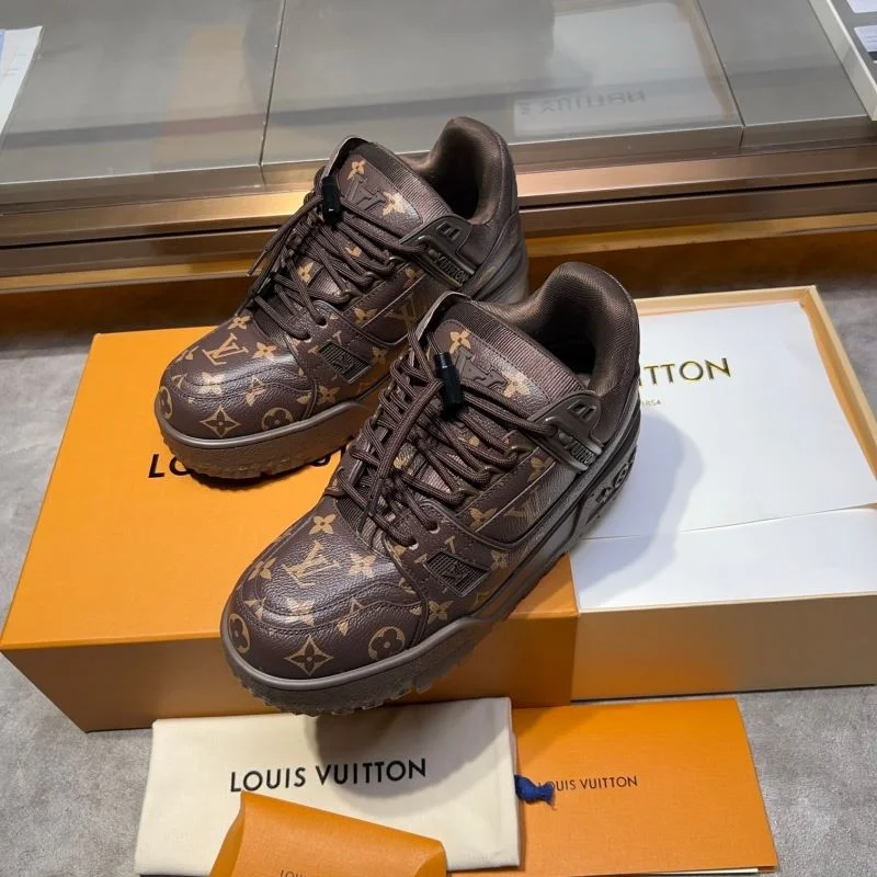 Popular Louis Vuitton Trainer Sneaker 30409