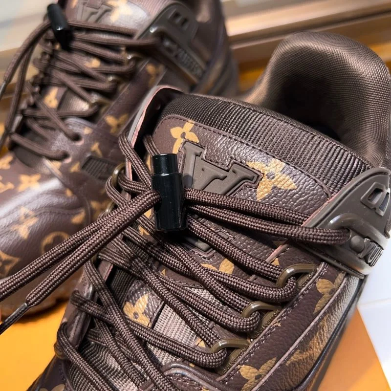 Popular Louis Vuitton Trainer Sneaker 30409
