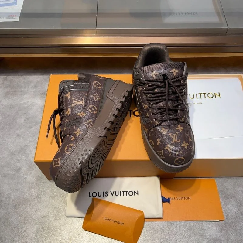 Popular Louis Vuitton Trainer Sneaker 30409