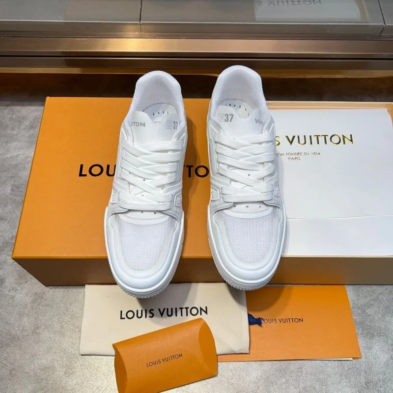 ModernLook Louis Vuitton Trainer Sneaker 30332