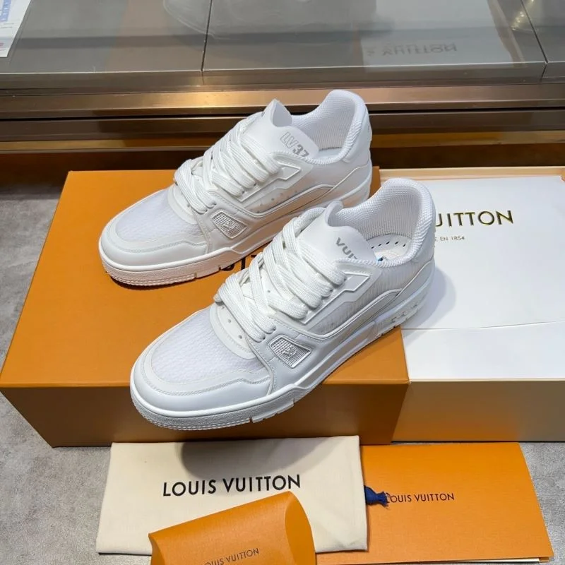 ModernLook Louis Vuitton Trainer Sneaker 30332