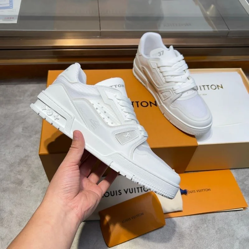 ModernLook Louis Vuitton Trainer Sneaker 30332