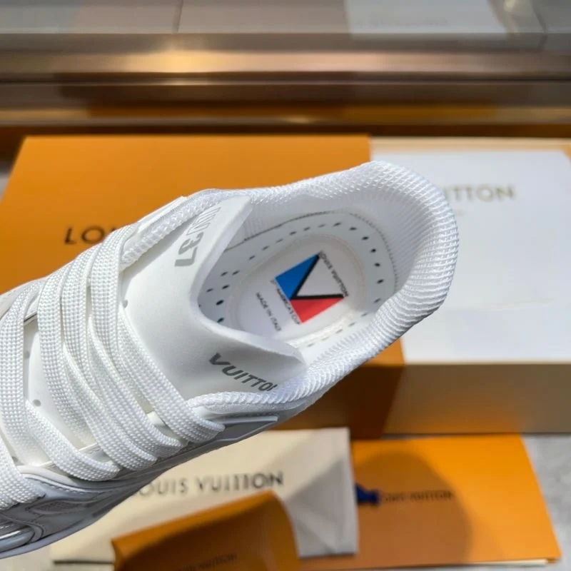 ModernLook Louis Vuitton Trainer Sneaker 30332