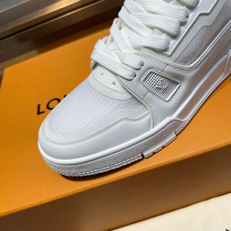 ModernLook Louis Vuitton Trainer Sneaker 30332