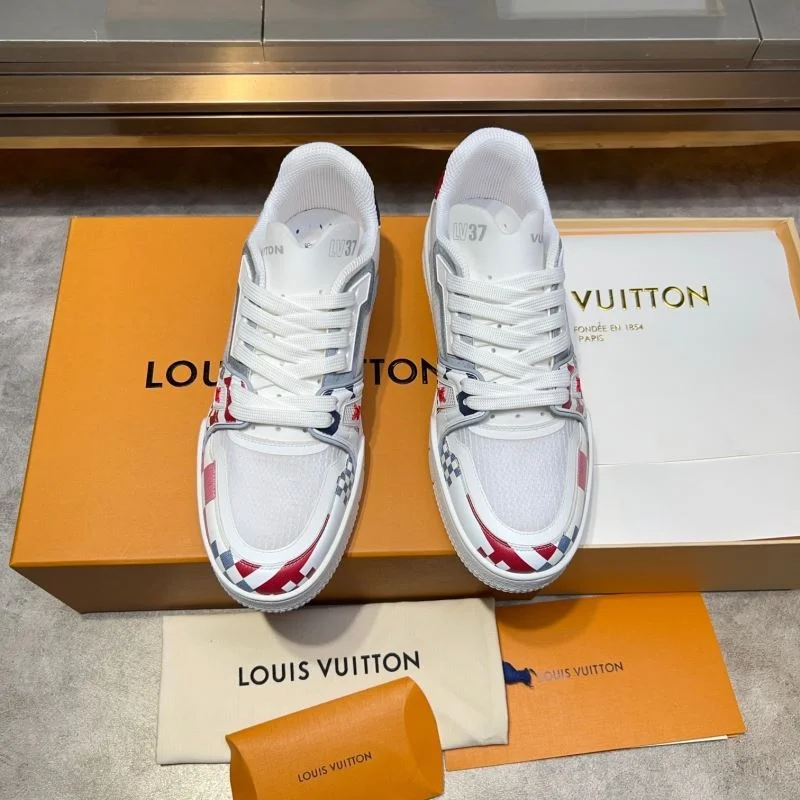 Fashionable Louis Vuitton Trainer Sneaker 30424