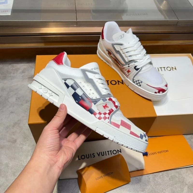 Fashionable Louis Vuitton Trainer Sneaker 30424