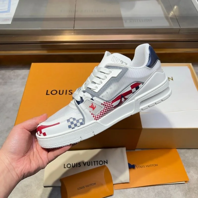 Fashionable Louis Vuitton Trainer Sneaker 30424